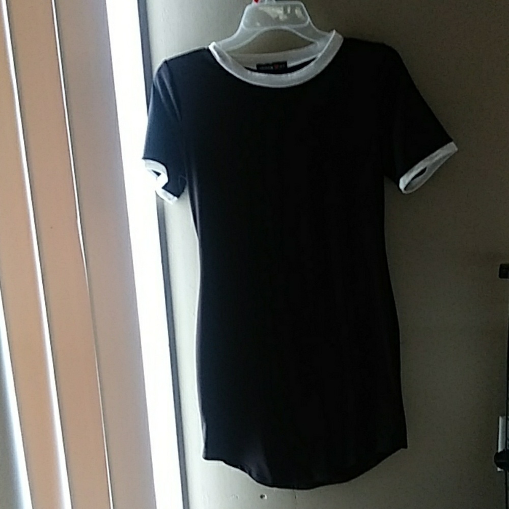 Short sleeved dress